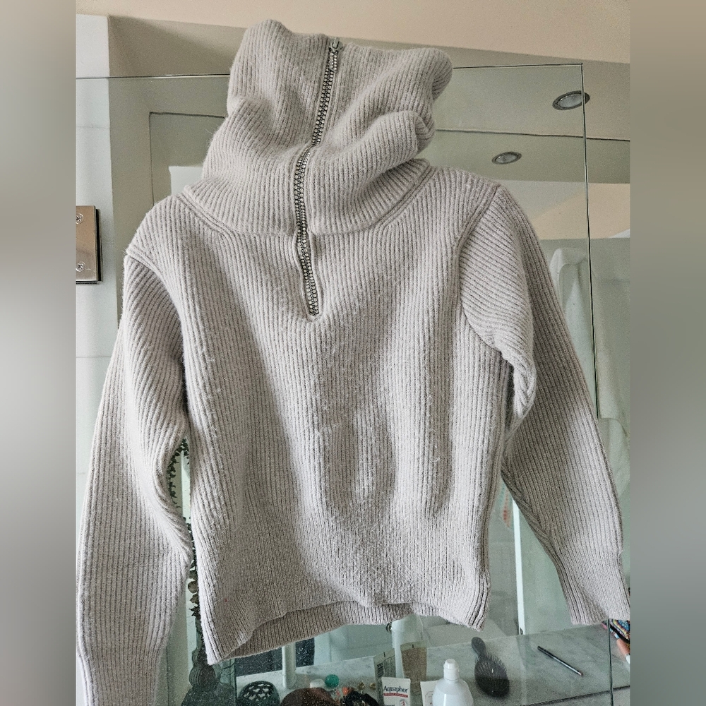 Grey Wool Sweater with rhinestones - size small - Picture 6 of 14